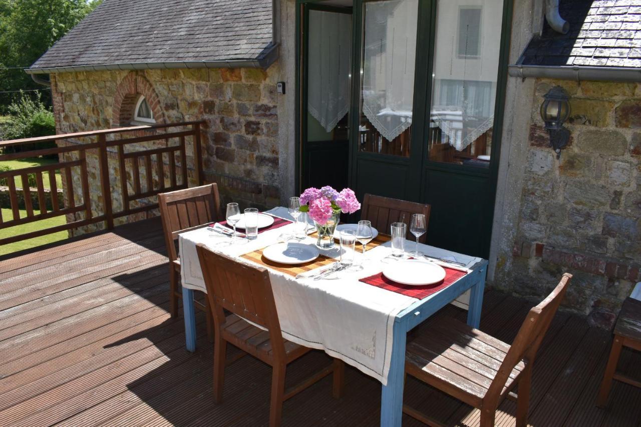 Gites In Le Neufbourg -Mortain Екстериор снимка