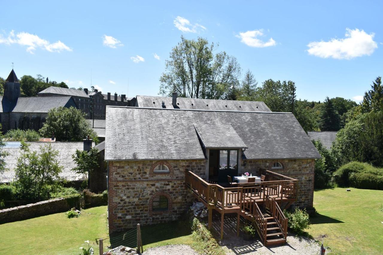 Gites In Le Neufbourg -Mortain Екстериор снимка
