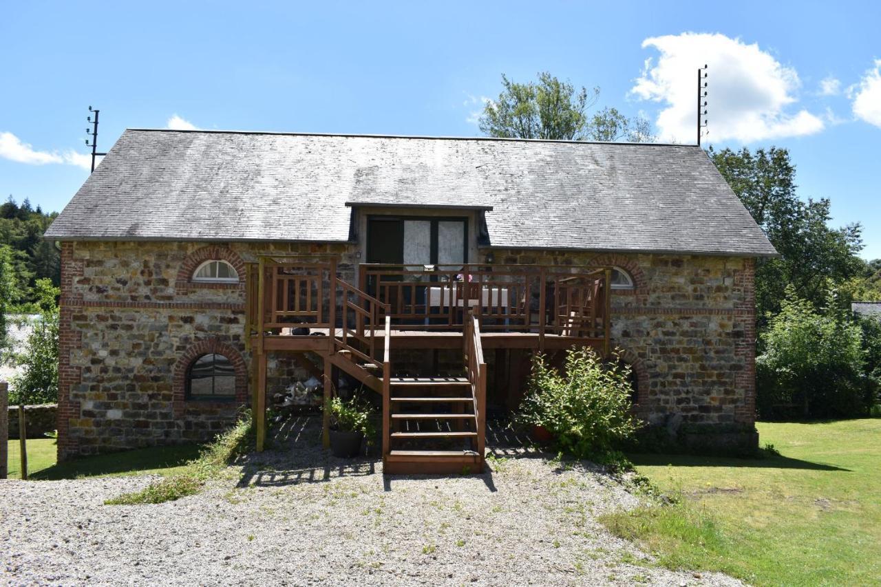 Gites In Le Neufbourg -Mortain Екстериор снимка