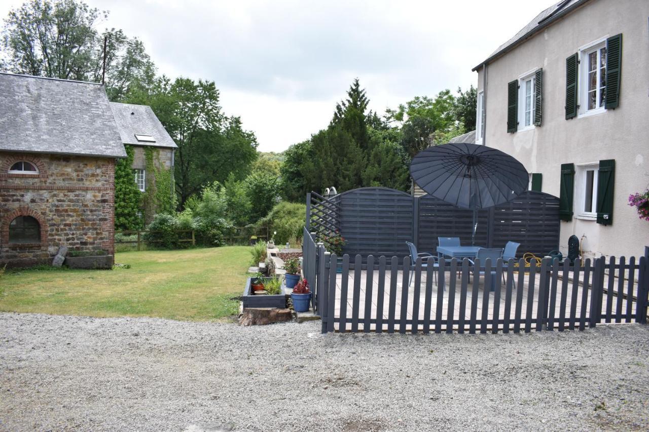 Gites In Le Neufbourg -Mortain Екстериор снимка